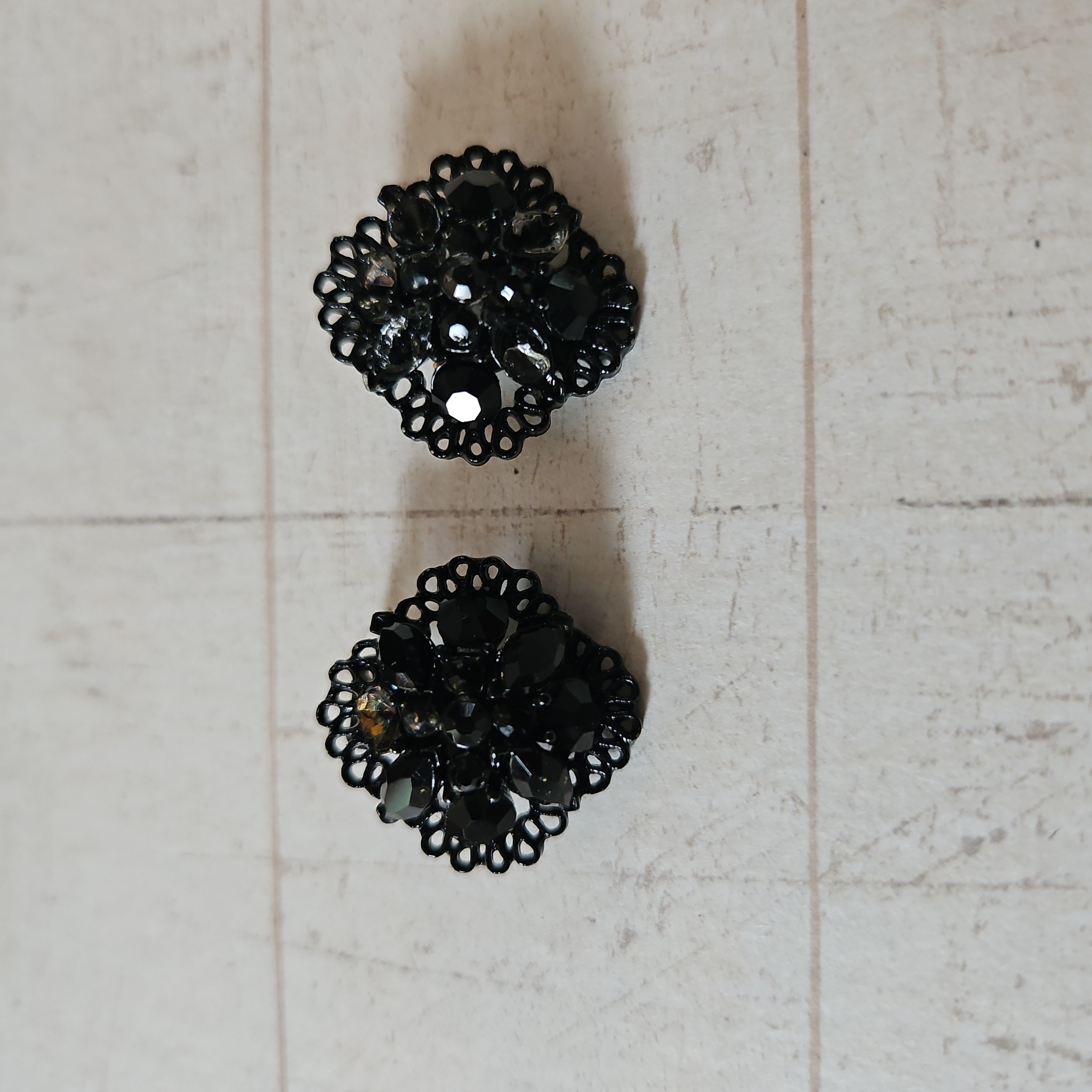 Vintage Signed Lisner Black Beaded Earrings 29$